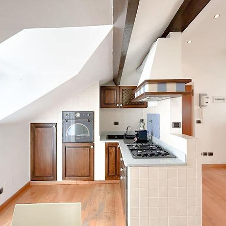 Elegante Mansarda 300Mt Dal Mare - Centro - Wifi Apartment Savona Bagian luar foto