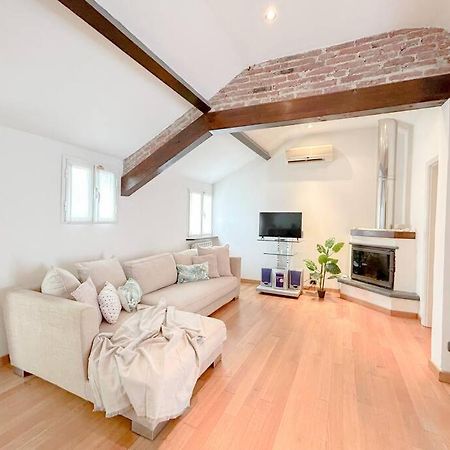 Elegante Mansarda 300Mt Dal Mare - Centro - Wifi Apartment Savona Bagian luar foto