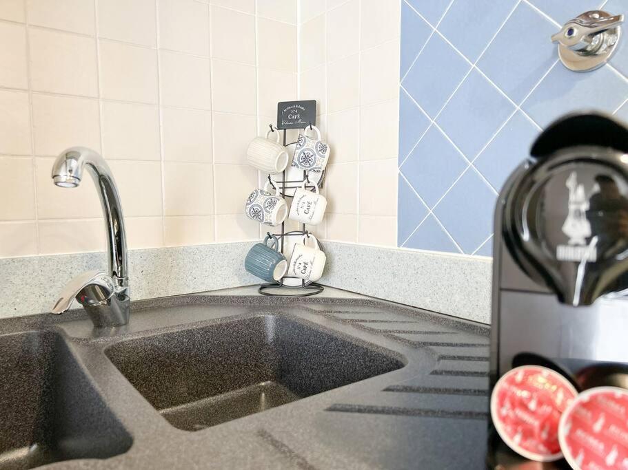 Elegante Mansarda 300Mt Dal Mare - Centro - Wifi Apartment Savona Bagian luar foto